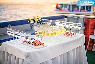 Фото | Фуршет на теплоходе