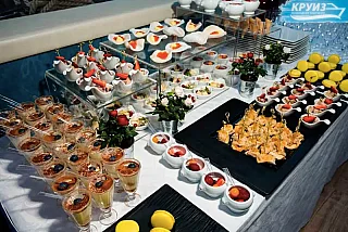 Фото | Фуршет на теплоходе